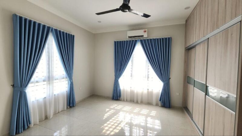 Curtain