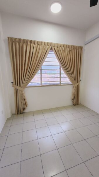 Curtain